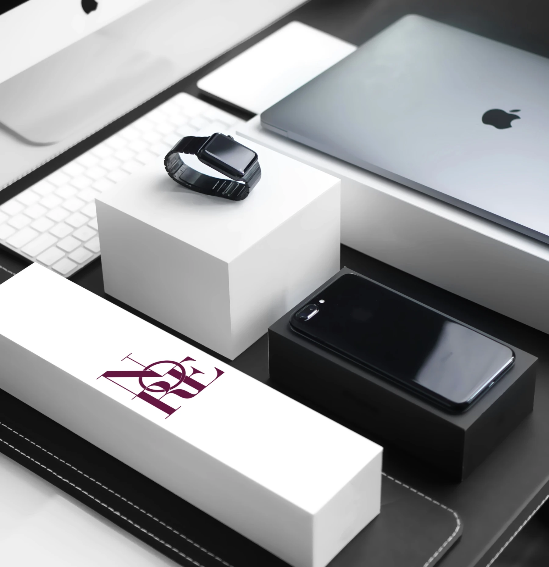 NO.RÉ packaging box in a desk setting